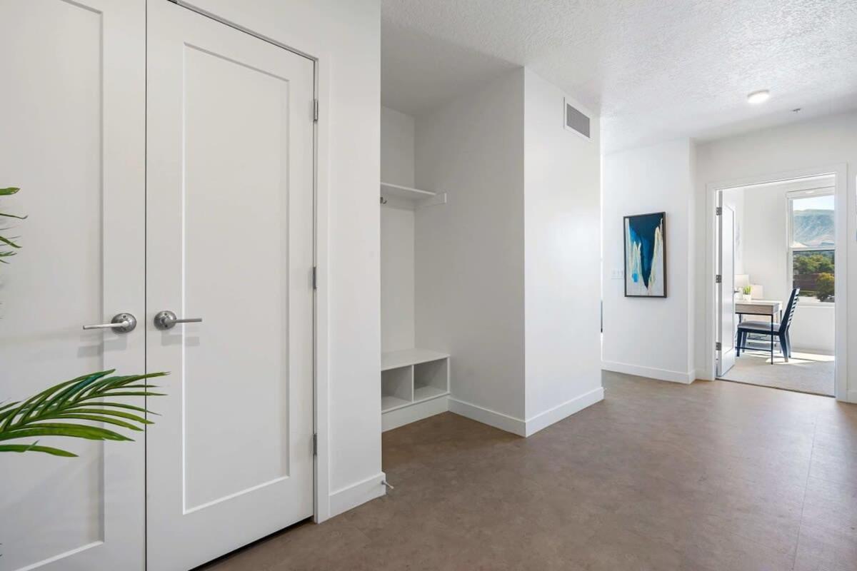 Appartamento 2Br Luxury Urban Escape Balcony & Fitness Center Salt Lake City Esterno foto