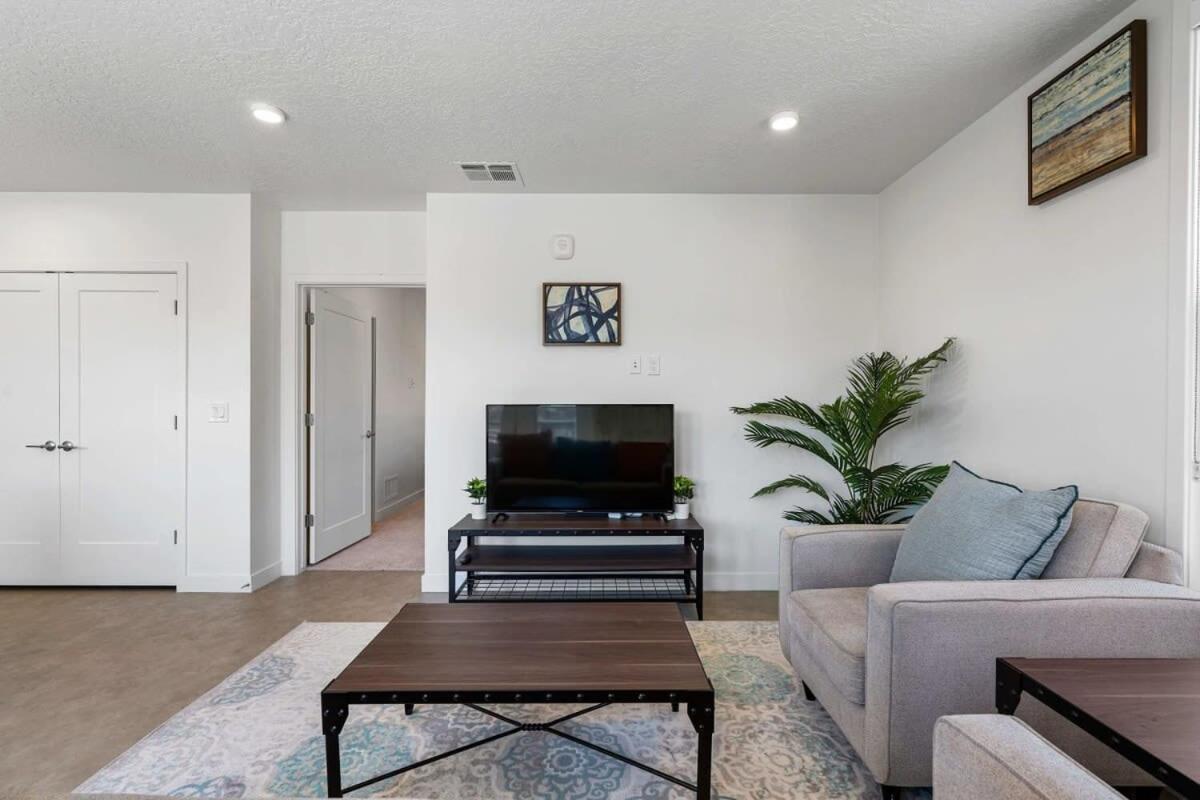 Appartamento 2Br Luxury Urban Escape Balcony & Fitness Center Salt Lake City Esterno foto