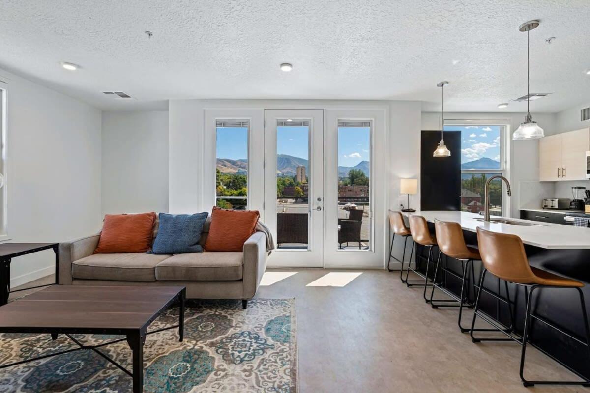 Appartamento 2Br Luxury Urban Escape Balcony & Fitness Center Salt Lake City Esterno foto