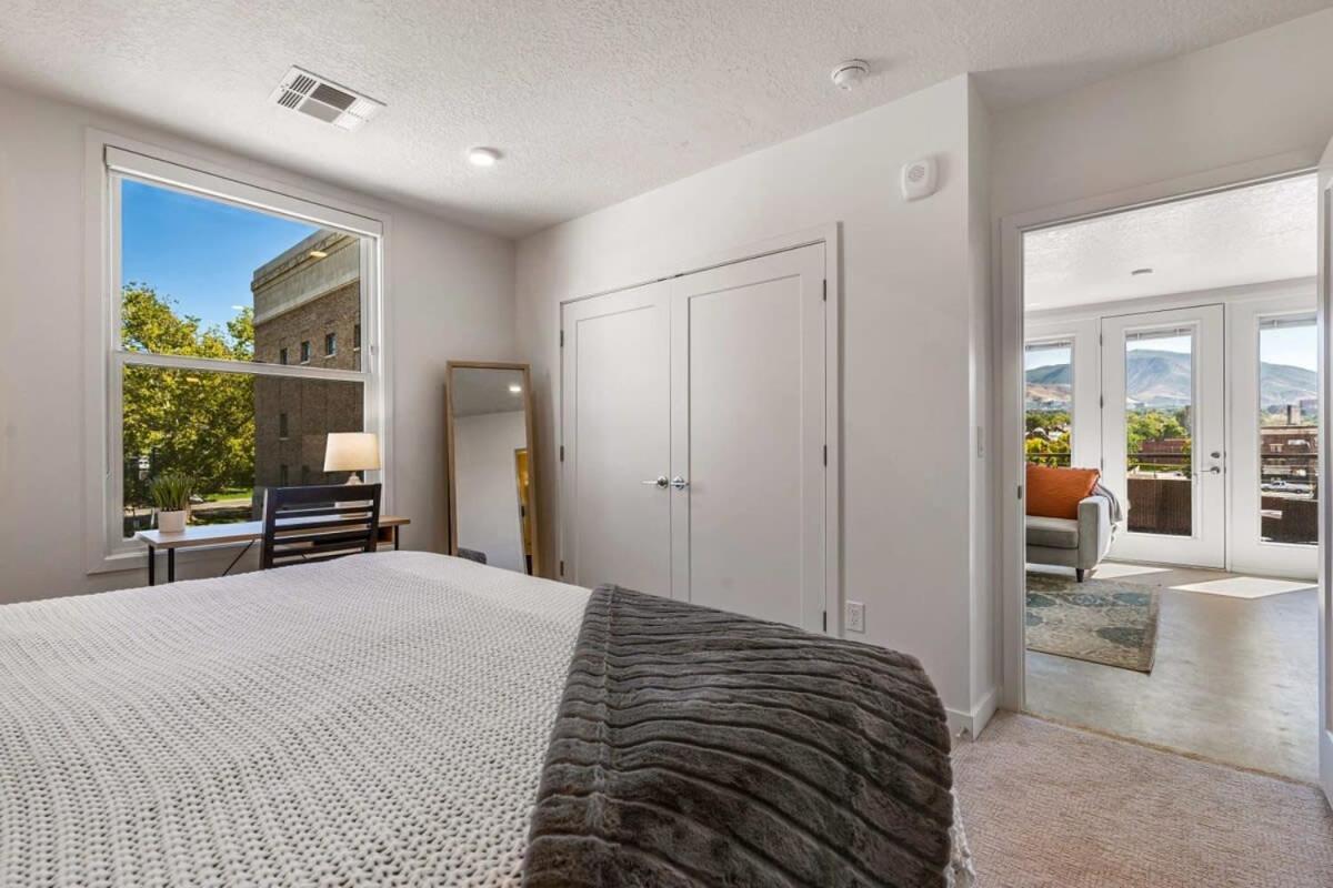 Appartamento 2Br Luxury Urban Escape Balcony & Fitness Center Salt Lake City Esterno foto